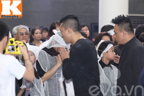 Bí thư Đinh La Thăng đến viếng NS Trần Lập - 14