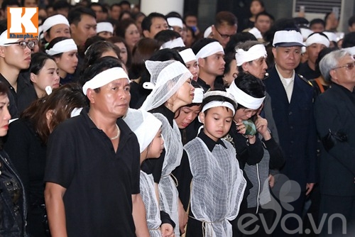 Đoàn xe motor tiễn đưa nhạc sĩ Trần Lập về nơi an nghỉ - 27