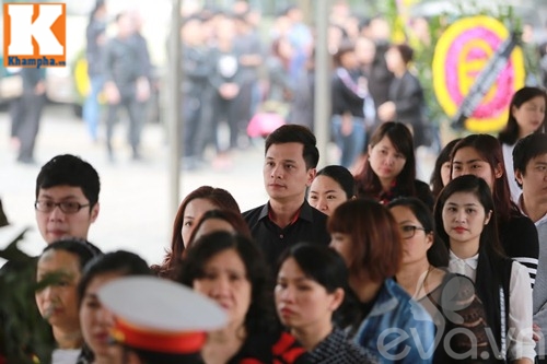 Bí thư Đinh La Thăng đến viếng NS Trần Lập - 20