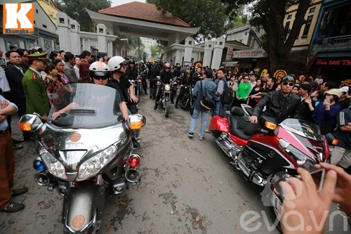 Đoàn xe motor tiễn đưa nhạc sĩ Trần Lập về nơi an nghỉ - 8