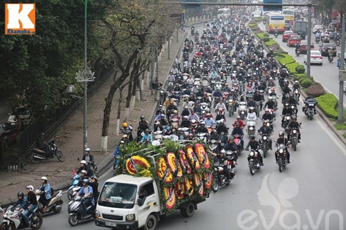 Đoàn xe motor tiễn đưa nhạc sĩ Trần Lập về nơi an nghỉ - 18