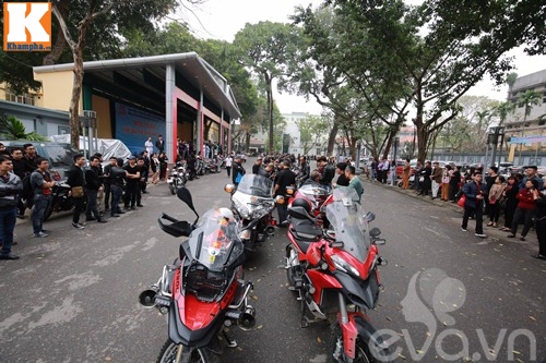 Đoàn xe motor tiễn đưa nhạc sĩ Trần Lập về nơi an nghỉ - 23