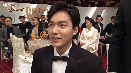 Mải quay Huyền thoại biển xanh, Jeon Ji Hyun nhờ Lee Min Ho mang về quà amp;#34;đặc biệtamp;#34; - 4