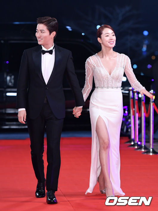 Song Hye Kyo xinh như công chúa, Song Joong Ki bảnh bao hớp hồn fan - 14