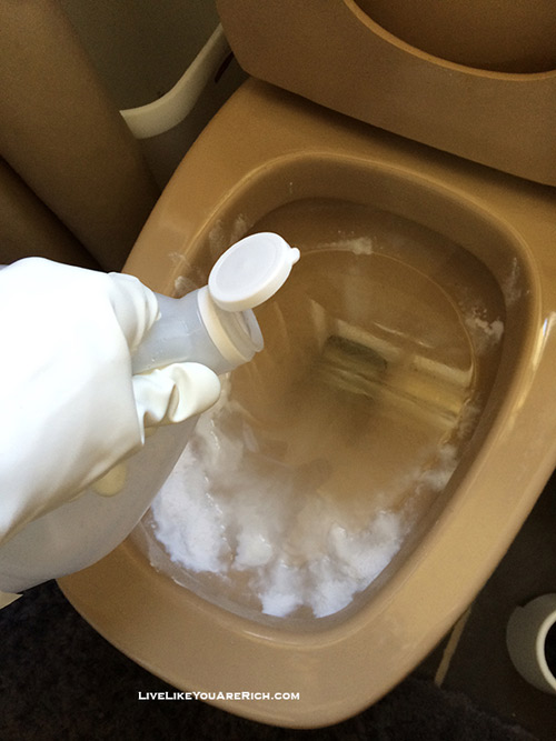 Vứt dung dịch hóa học đi, chỉ cần muối nở và giấm là nhà sạch bong - 6