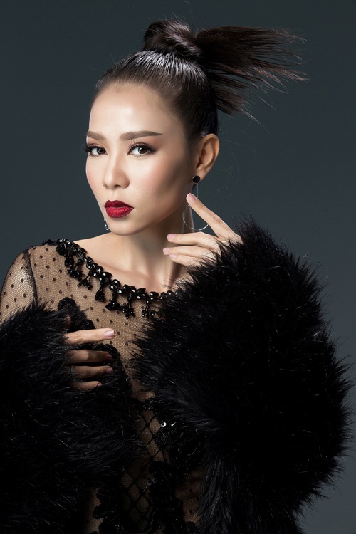Công bố giám khảo The Voice 2017: Bất ngờ thay, Thu Minh ngồi ghế nóng cùng 3 đàn em - 2