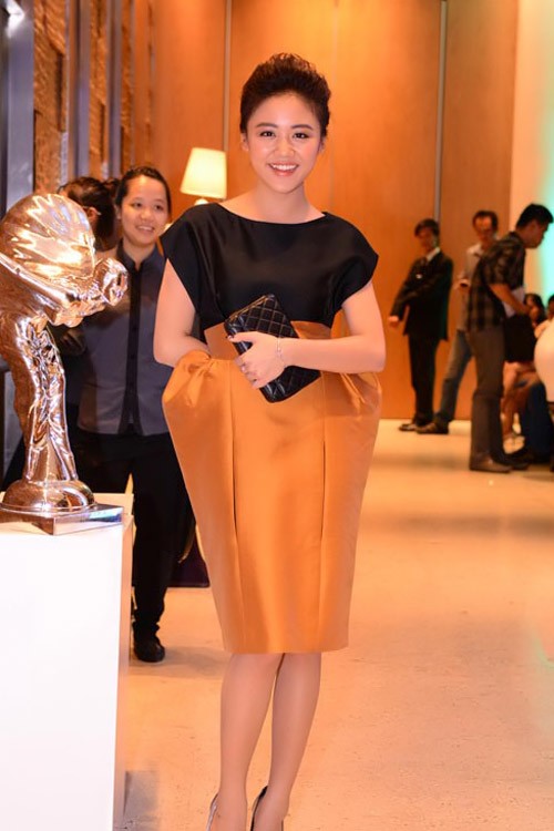 Vân Hugo, Hương Tràm, Văn Mai Hương bị amp;#34;nuốt dángamp;#34; thê thảm - 6