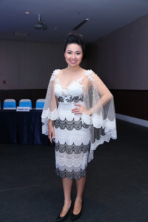 Vân Hugo, Hương Tràm, Văn Mai Hương bị amp;#34;nuốt dángamp;#34; thê thảm - 3