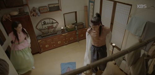 Hwarang tập 5: Go Ara tim đập loạn khi lỡ thấy amp;#34;anh hờamp;#34; cởi áo - 7