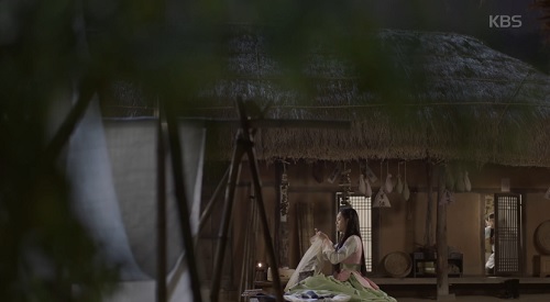 Hwarang tập 5: Go Ara tim đập loạn khi lỡ thấy amp;#34;anh hờamp;#34; cởi áo - 8