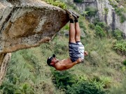 Xem & Đọc - Những pha mạo hiểm “sảy chân là chết” ấn tượng nhất 2016