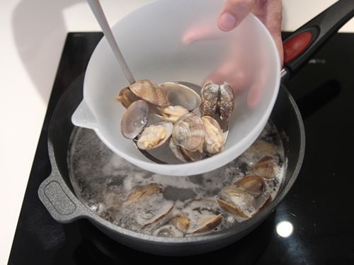 Ngao xào cay cho chị em mê ăn vặt - 2