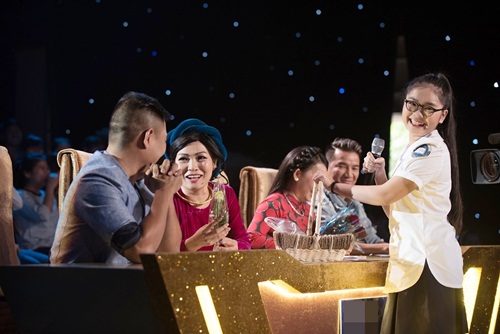 Cẩm Ly bất lực nhìn Phương Thanh amp;#34;thả thínhamp;#34; chồng mình - 2
