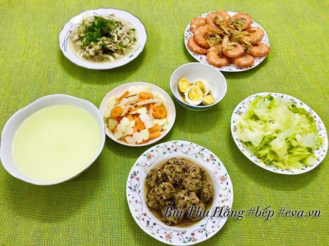 Bữa cơm chiều nhiều món hấp dẫn - 1