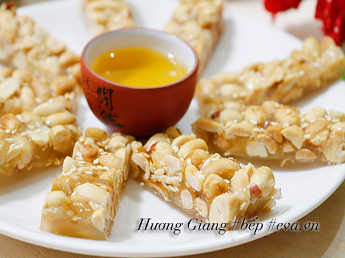 Kẹo lạc giòn tan mời khách ngày Tết - 8