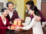 Mua sắm - Giá cả - Gợi ý chọn quà để tặng cha mẹ ngày Tết