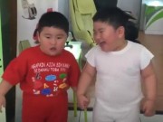 Clip Eva - Hai cậu bé sinh đôi cực dễ thương khi tập thể dục