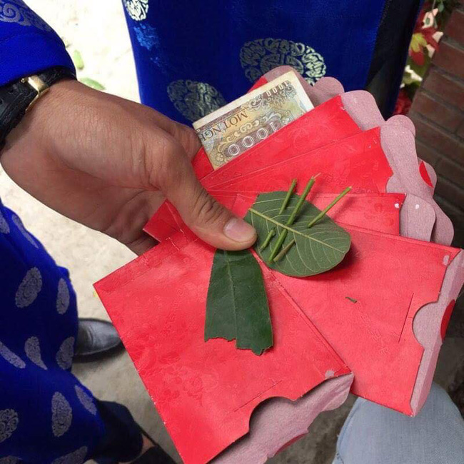 Tin tức 24h nổi bật: Cô dâu ôm di ảnh người chồng đã mất trong đám cưới - 4