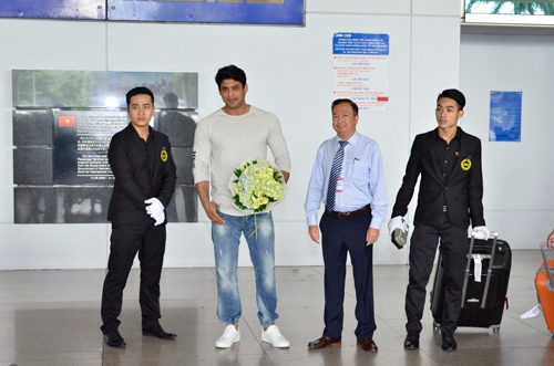 Thanh tra Shiv - Soái ca “Cô dâu 8 tuổi” quay lại Việt Nam amp;#34;tìm bạn gáiamp;#34; - 6