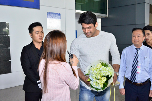 Thanh tra Shiv - Soái ca “Cô dâu 8 tuổi” quay lại Việt Nam amp;#34;tìm bạn gáiamp;#34; - 5