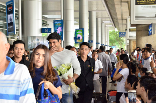 Thanh tra Shiv - Soái ca “Cô dâu 8 tuổi” quay lại Việt Nam amp;#34;tìm bạn gáiamp;#34; - 4