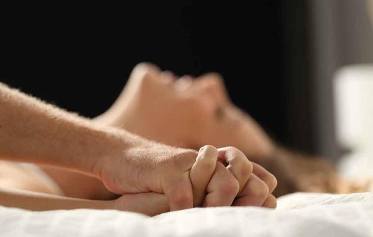 Chị em mách nhau những tuyệt chiêu để chuyện yêu “rực lửa” - 2