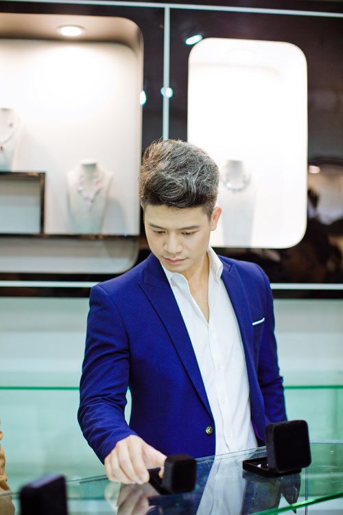 Cao Thái Sơn phanh ngực, Thúy Hằng quyến rũ dự sự kiện đầu năm - 3