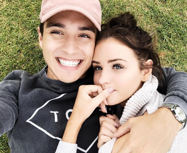 Đám cưới vạn người mơ của cặp đôi nổi tiếng cộng đồng mạng quốc tế - 4