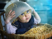 Làm mẹ - Cười nghiêng ngả khi ngắm hình ảnh các em bé ăn uống "vô tội vạ"