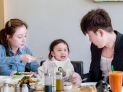 Làm mẹ - 4 kiểu ăn độc hại hơn cả hút thuốc lá, cha mẹ vẫn hồn nhiên để con làm