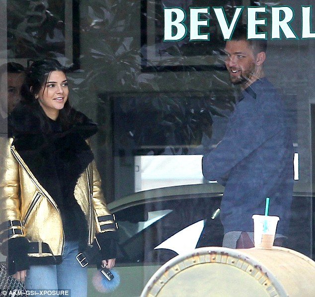 Ngôi sao 24/7: Sau phim Người thừa kế, tài tử Choi Won Young amp;#34;sòn sònamp;#34; sinh con - 10