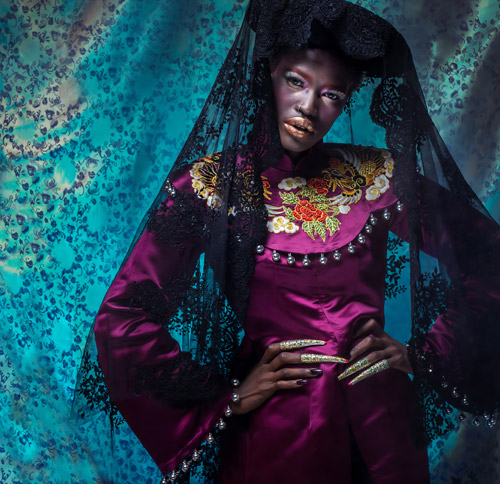 Người mẫu Châu Phi tự hào và xúc động khi mặc áo dài Việt cổ - 2