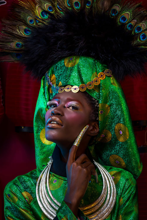 Người mẫu Châu Phi tự hào và xúc động khi mặc áo dài Việt cổ - 5