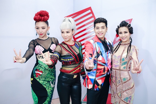 Thu Minh tự lái siêu xe đi chấm thi The Voice 2017 - 9