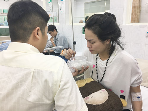 Nhật Kim Anh tiều tụy, gầy guộc đến khó tin sau khi bị ngất xỉu, co giật trên máy bay - 4