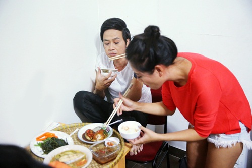 Cười xuyên Việt tập 9: Con gái NSƯT Kim Tử Long gây xúc động với chuyện tình buồn - 17