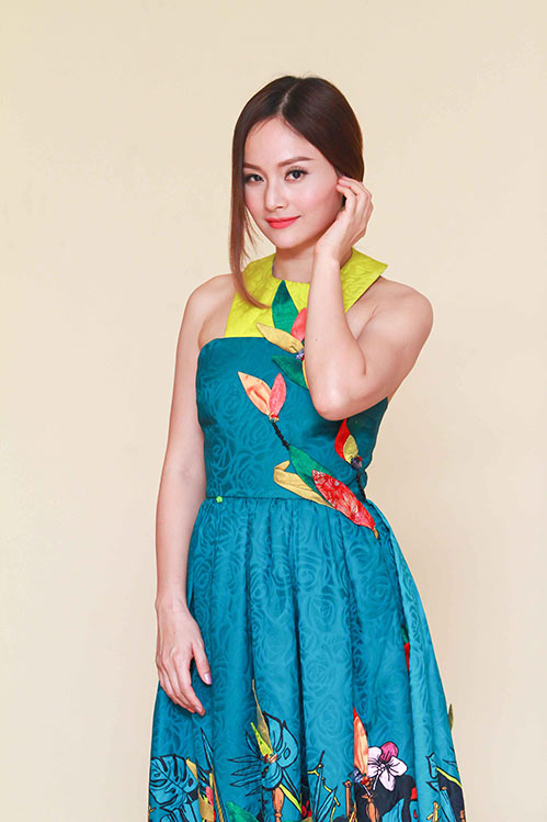 Lan Phương quá đỗi xinh đẹp khiến đồng nghiệp nam mải nhìn theo suýt vấp ngã - 1