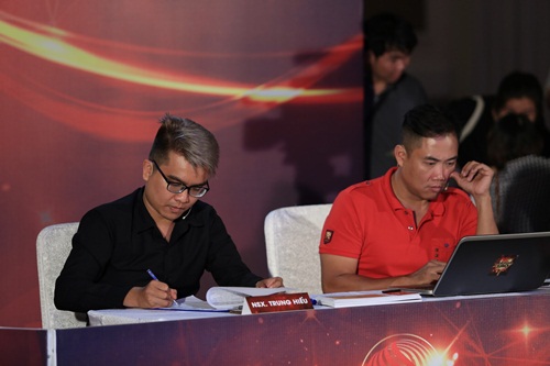 Ông xã Cẩm Ly kinh ngạc trước chàng trai có khả năng giả giọng Khánh Ly - 1