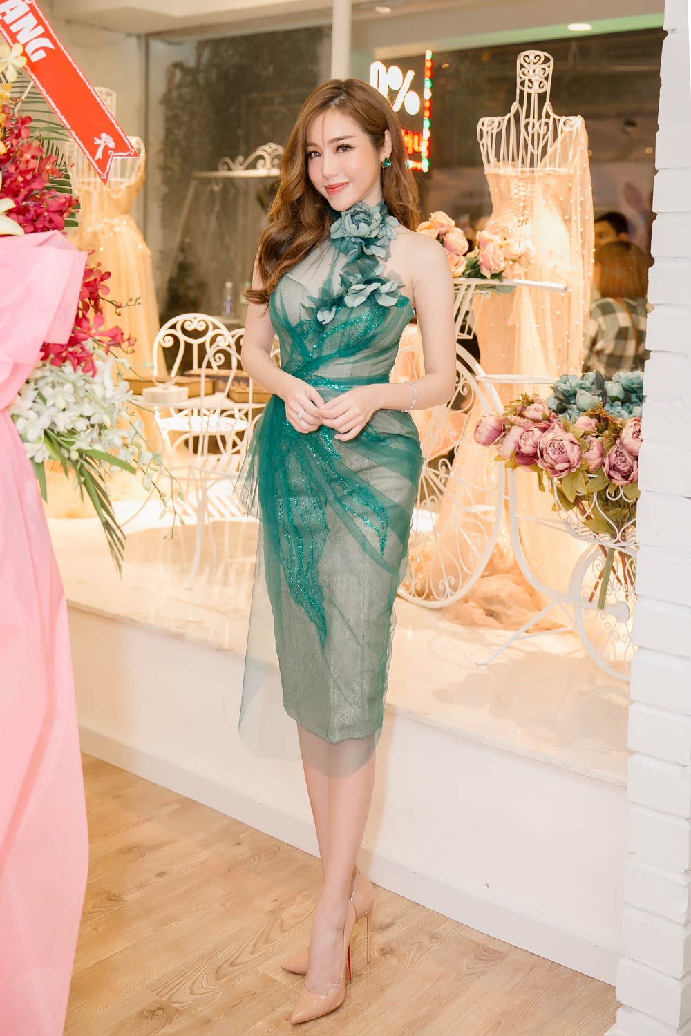 Elly Trần và 2 cục cưng lại amp;#34;đốn timamp;#34; người hâm mộ vì đẹp như tranh vẽ - 2