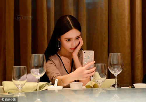 Choáng váng với tiền thưởng Tết của các hotgirl chuyên livestream trên mạng xã hội - 8