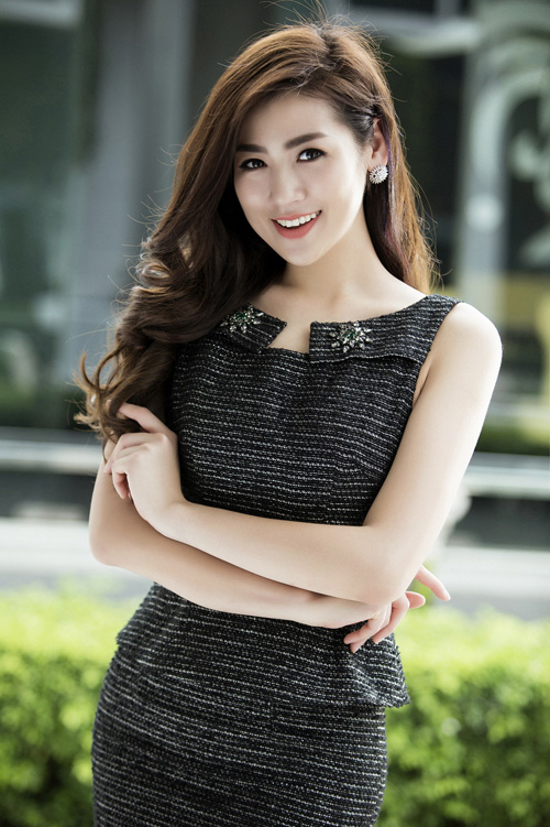 Á hậu Tú Anh gợi ý chọn váy đầm du xuân tôn dáng che khuyết điểm - 8