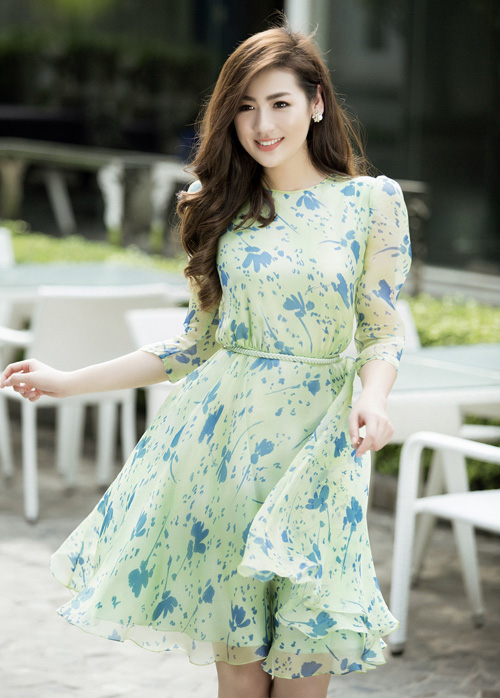 Á hậu Tú Anh gợi ý chọn váy đầm du xuân tôn dáng che khuyết điểm - 9