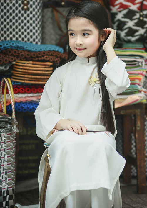 Tiểu mỹ nhân xinh nhất Việt Nam lại thôi miên mọi ánh nhìn - 1