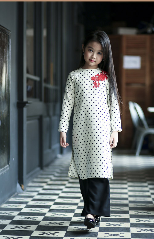 Tiểu mỹ nhân xinh nhất Việt Nam lại thôi miên mọi ánh nhìn - 4