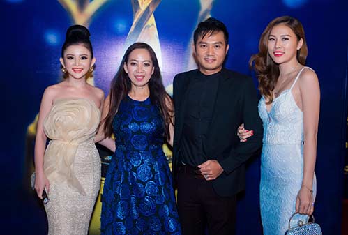 Tim bế bổng Trương Quỳnh Anh giữa sự kiện khiến Janny Thủy Trần và dàn sao Việt amp;#34;choángamp;#34; - 12