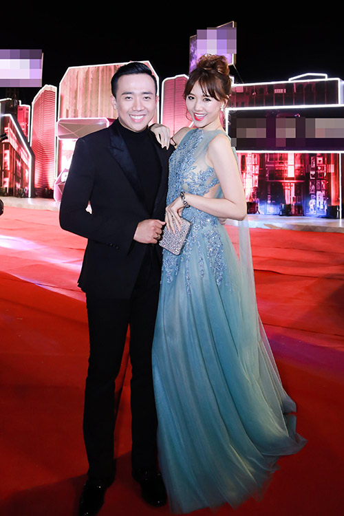 Trấn Thành nâng váy, chăm sóc vợ mới cưới Hari Won hết mực - 3