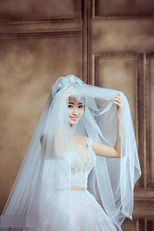 Hoa hậu Bản sắc Việt Thu Ngân hé lộ hậu trường ảnh cưới trước giờ ăn hỏi - 2