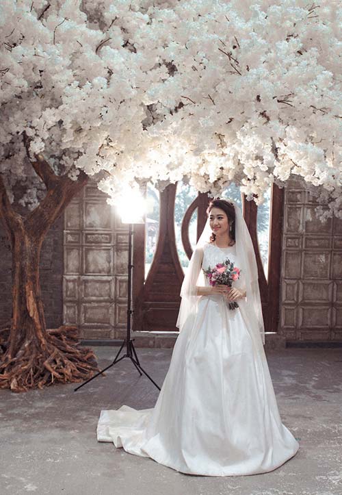 Hoa hậu Bản sắc Việt Thu Ngân hé lộ hậu trường ảnh cưới trước giờ ăn hỏi - 8