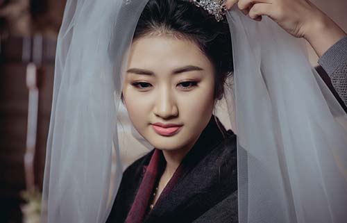 Hoa hậu Bản sắc Việt Thu Ngân hé lộ hậu trường ảnh cưới trước giờ ăn hỏi - 7