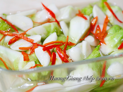 Rau mầm đá muối chua cay ngọt dễ ăn ngày Tết - 5
